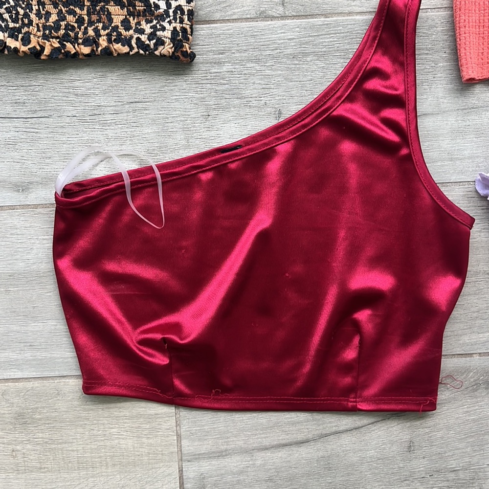 Random Crop Tops Bundle - Picture 2 of 6